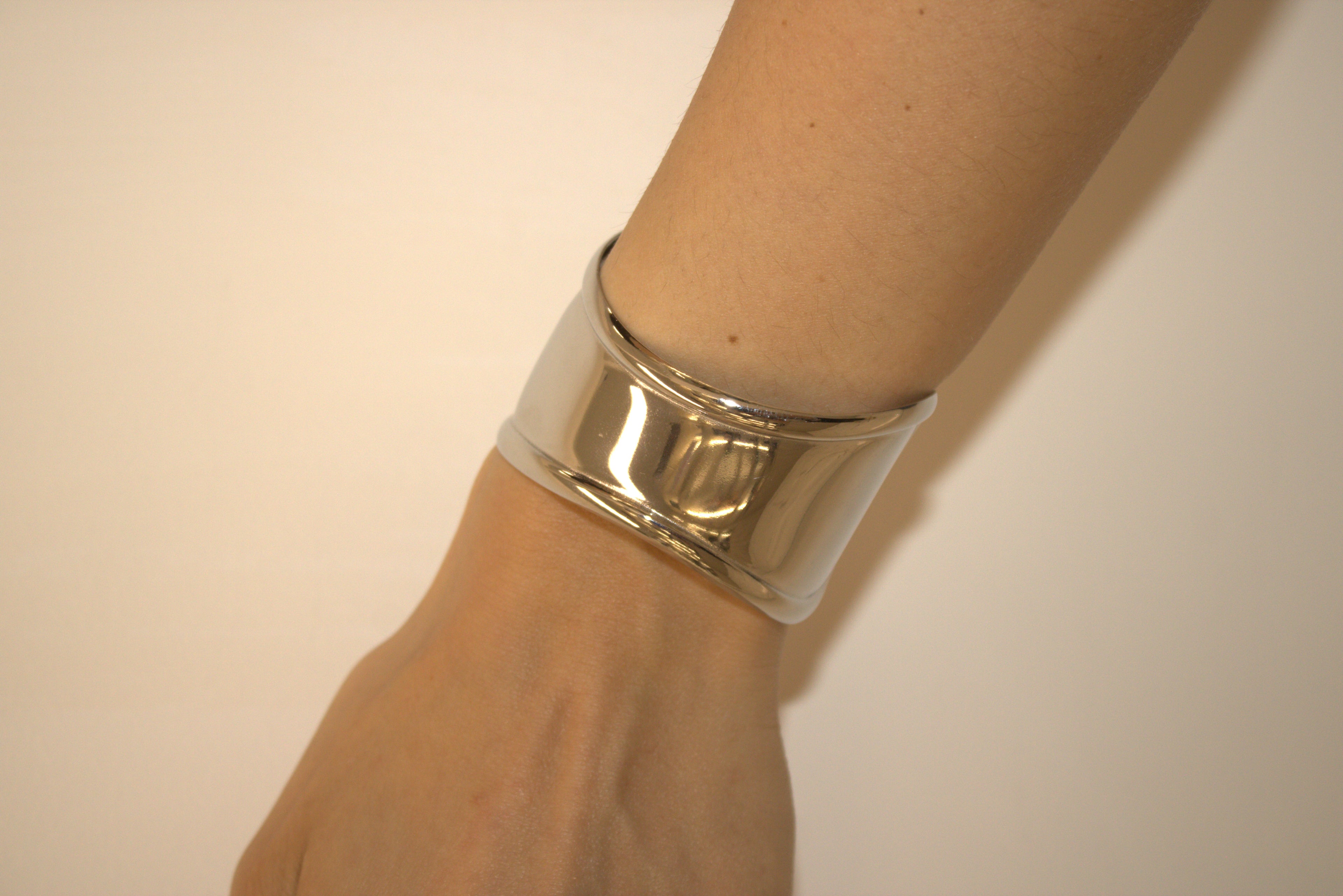 BRACCIALE IN ACCIAIO  RIGIDO