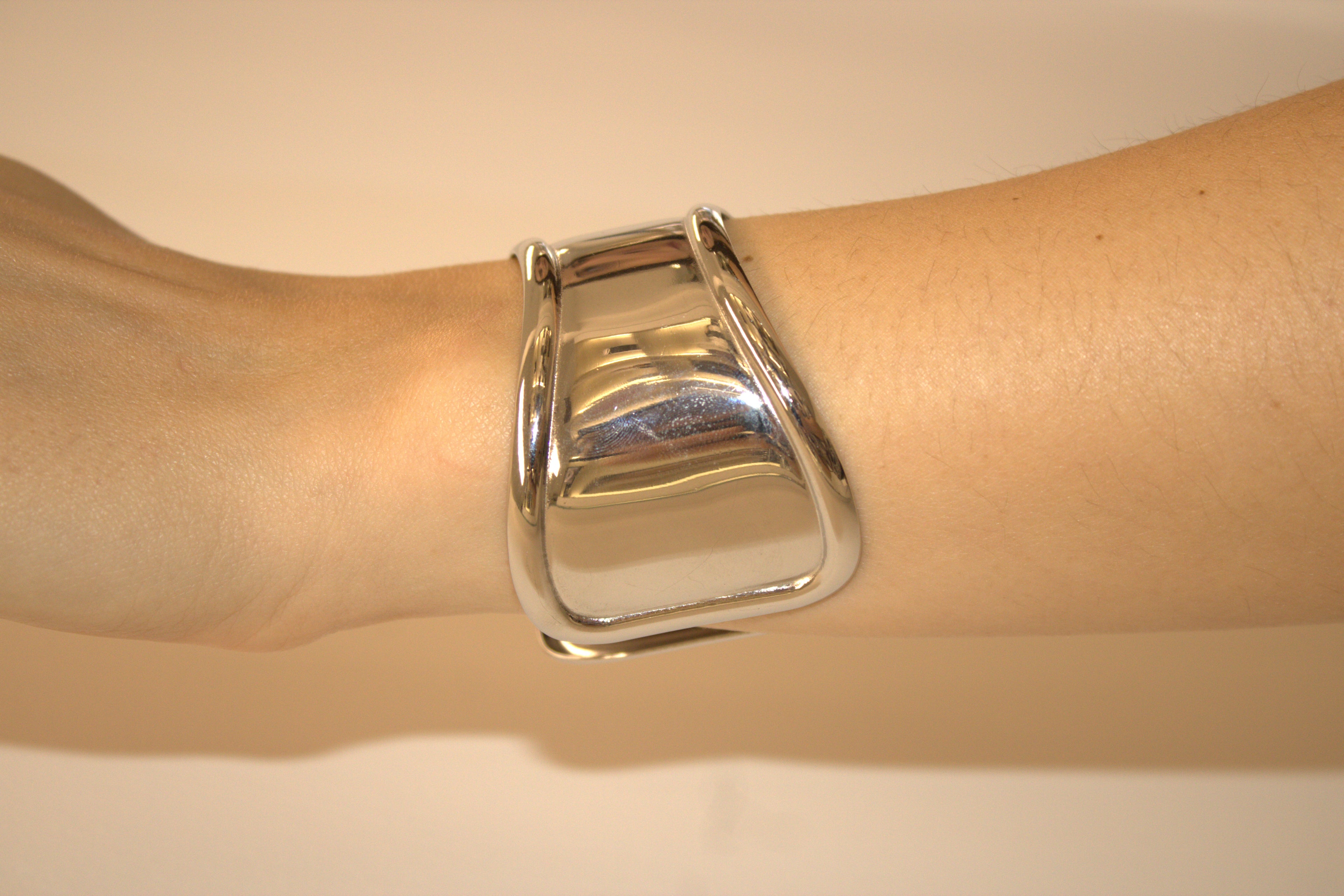 BRACCIALE IN ACCIAIO  RIGIDO