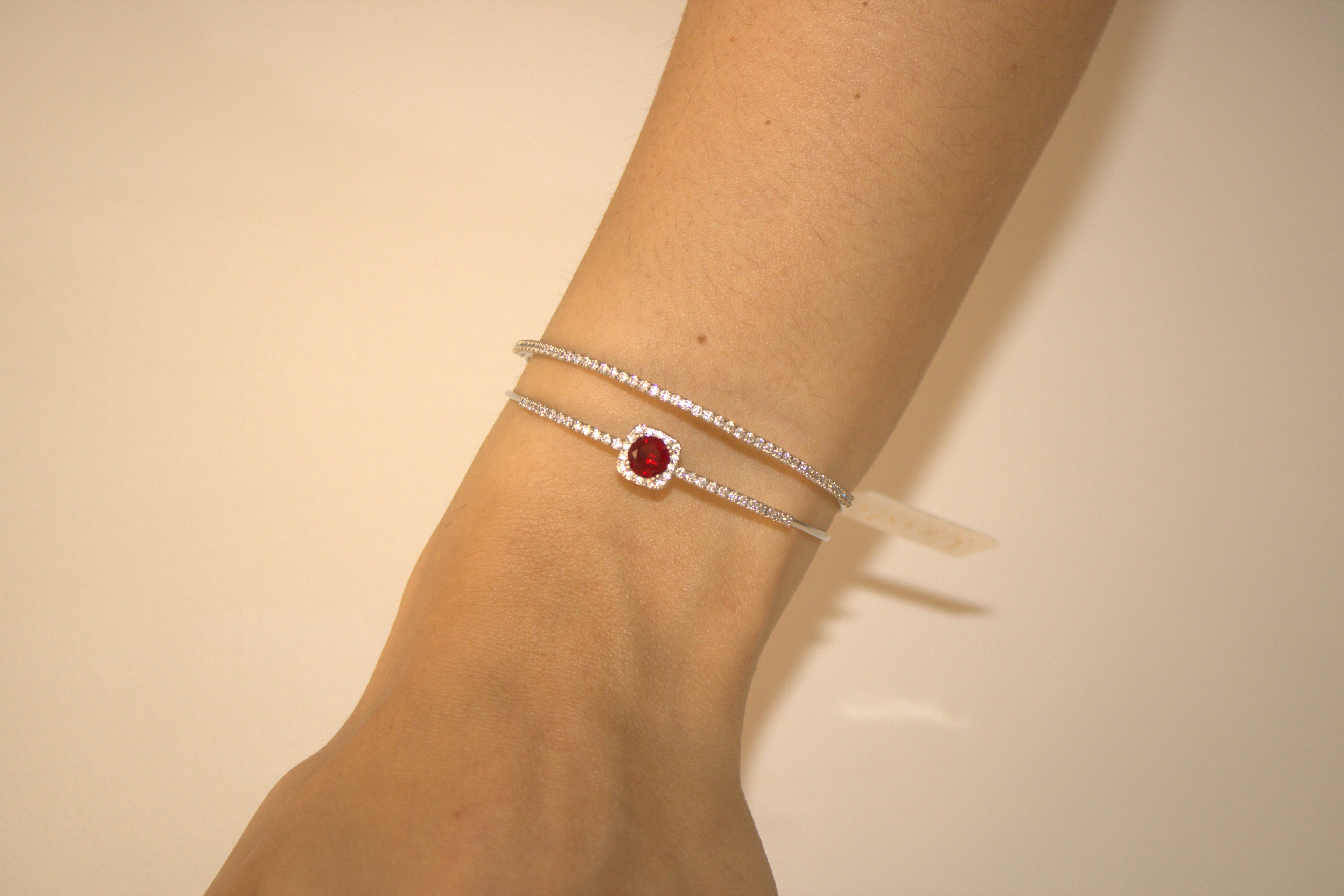 BRACCIALE IN ACCIAIO DOPPIO FILO DI LUCE CON PIETRA