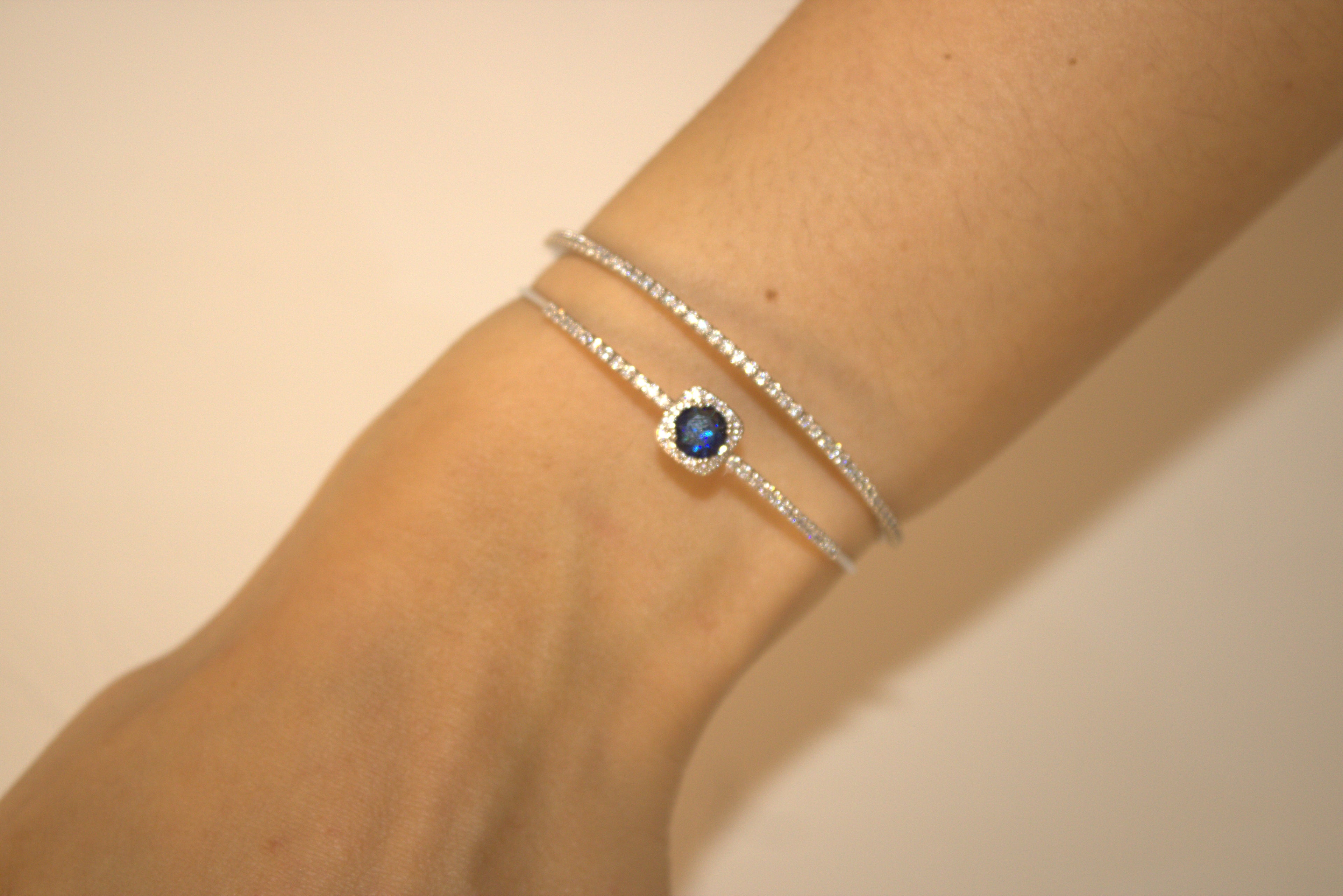 BRACCIALE IN ACCIAIO DOPPIO FILO DI LUCE CON PIETRA