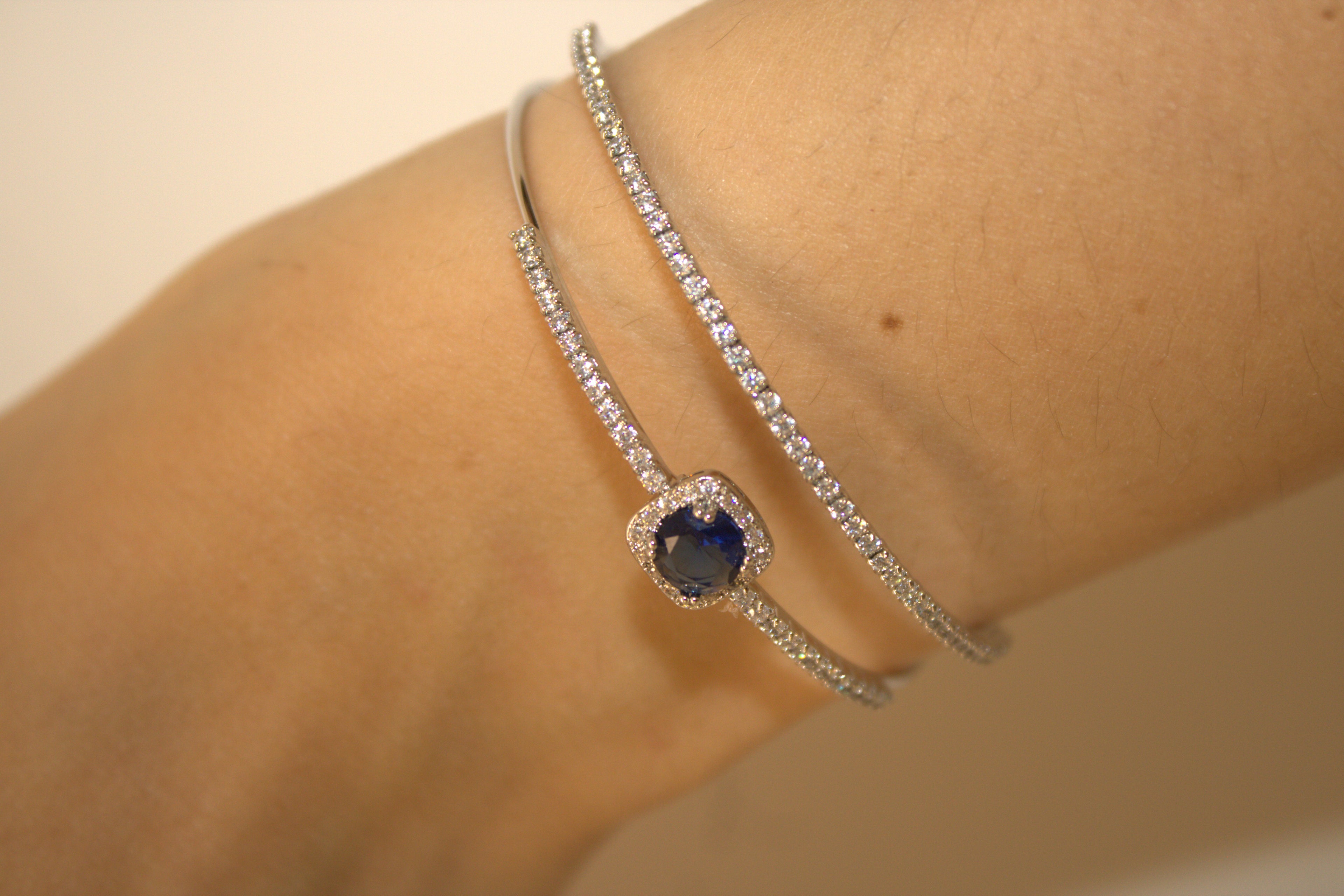 BRACCIALE IN ACCIAIO DOPPIO FILO DI LUCE CON PIETRA