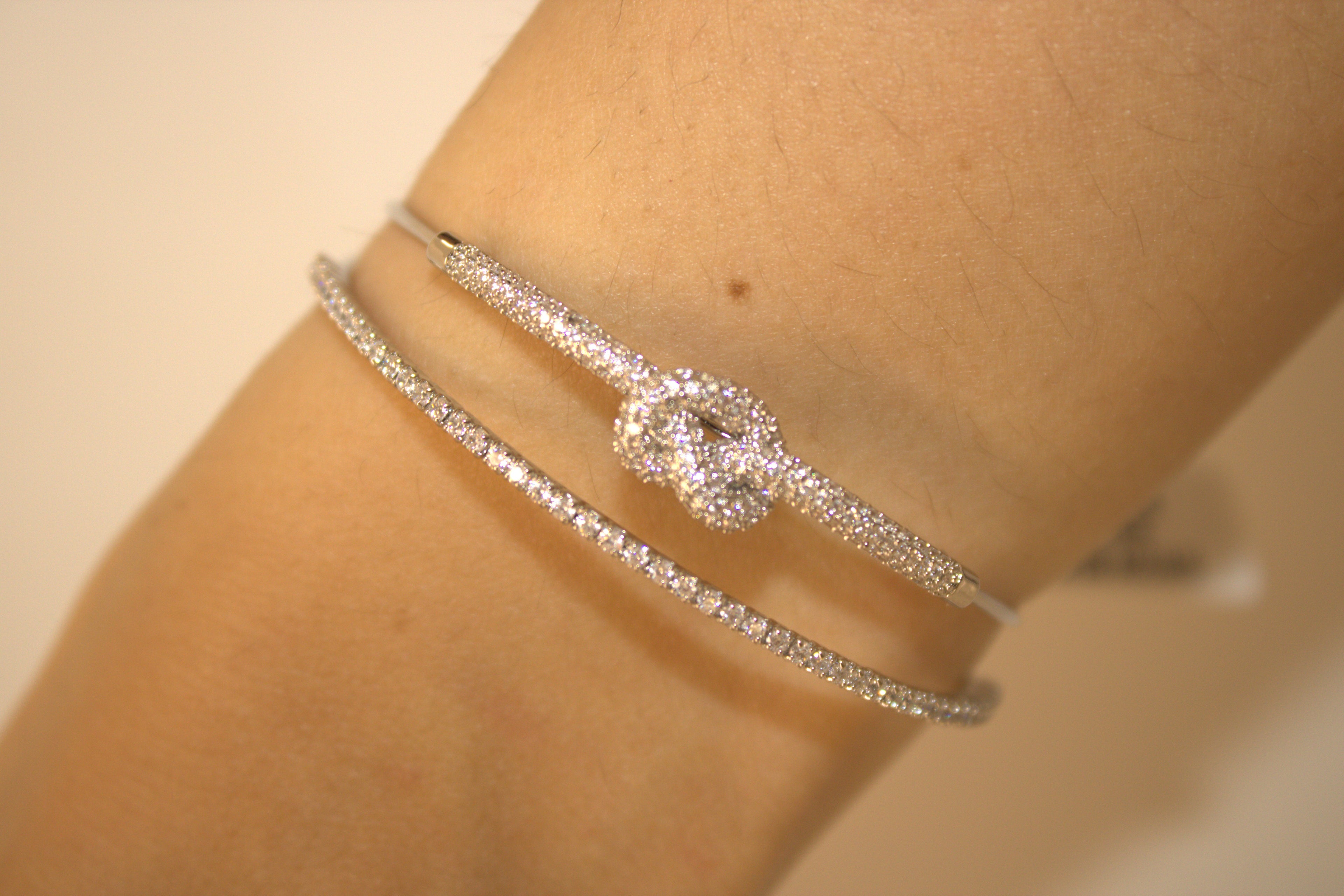 BRACCIALE IN ACCIAIO RIGIDO A DOPPIO FILO