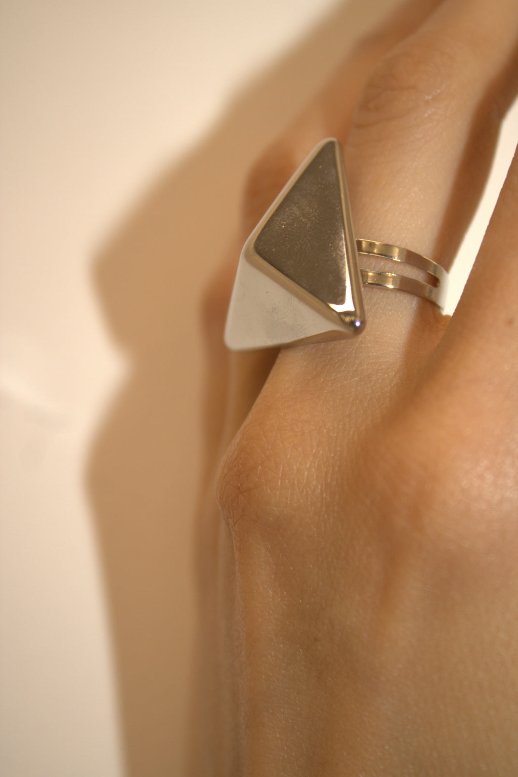 ANELLO IN ACCIAIO REGOLABILE PIRAMIDE