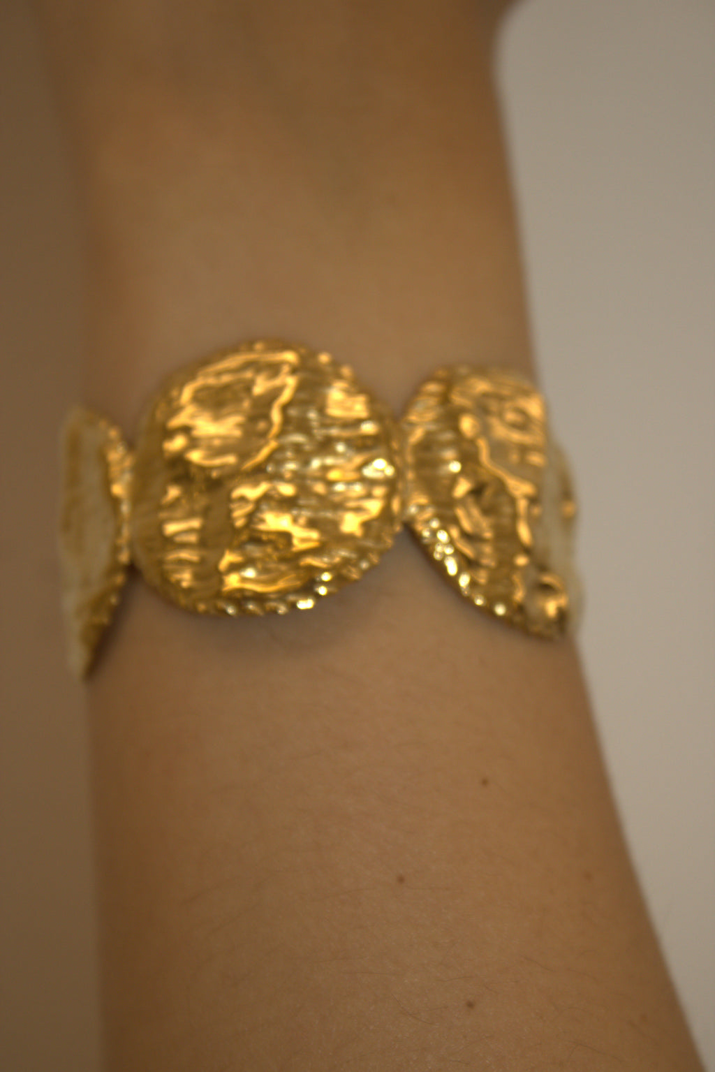 BRACCIALE IN ACCIAIO CERCHI MARTELLATI
