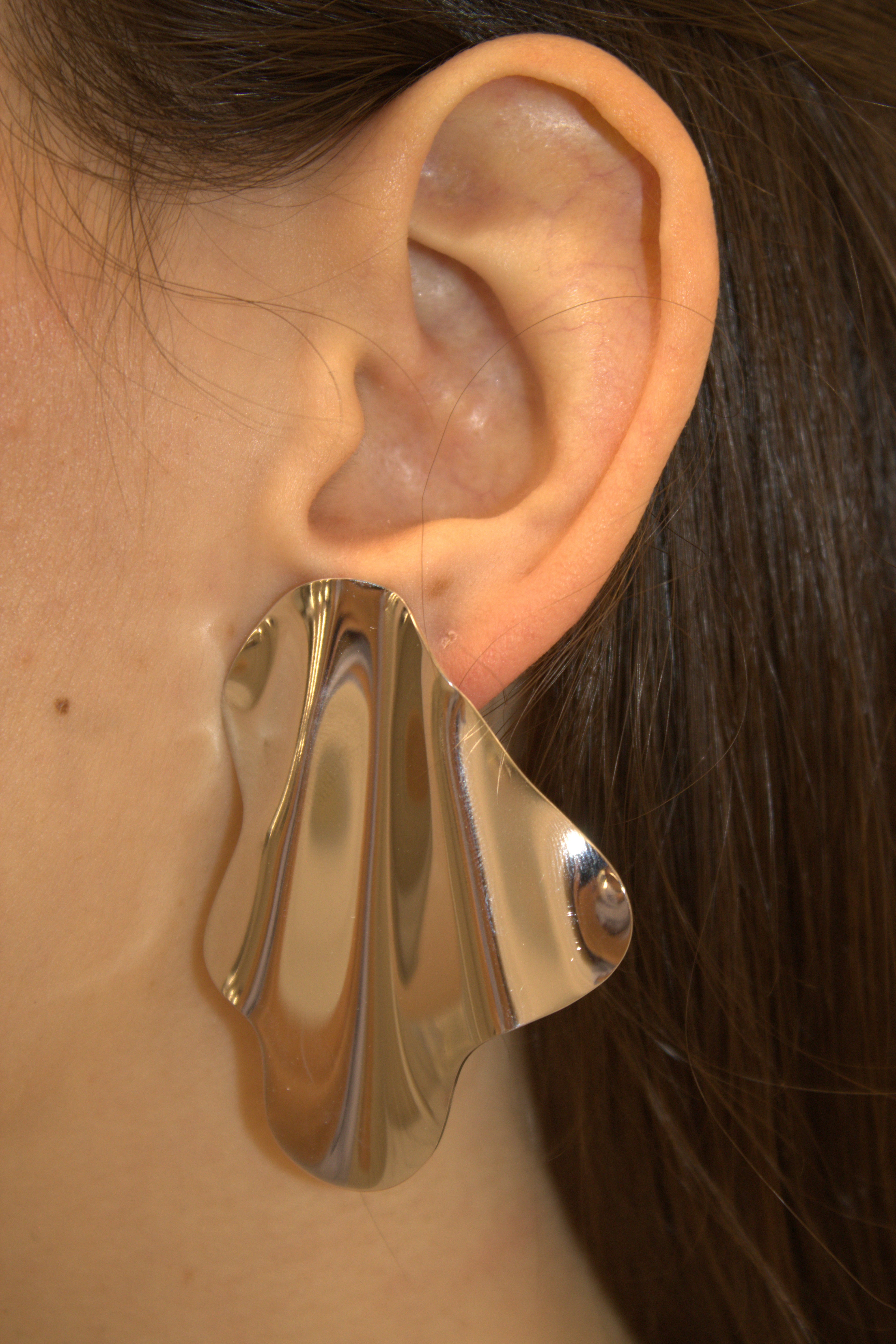 ORECCHINI IN ACCIAIO A LOBO MAXI "LIQUID SHELL"
