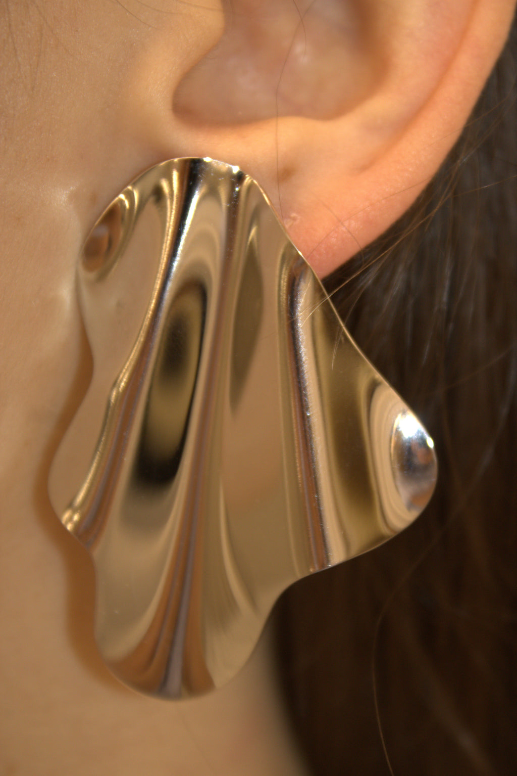 ORECCHINI IN ACCIAIO A LOBO MAXI "LIQUID SHELL"