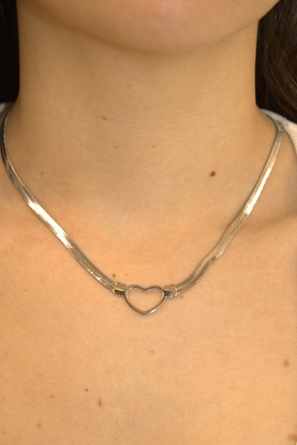 COLLANA IN ACCIAIO SNAKE A SPINA DI PESCE CON CUORE OPENWORK