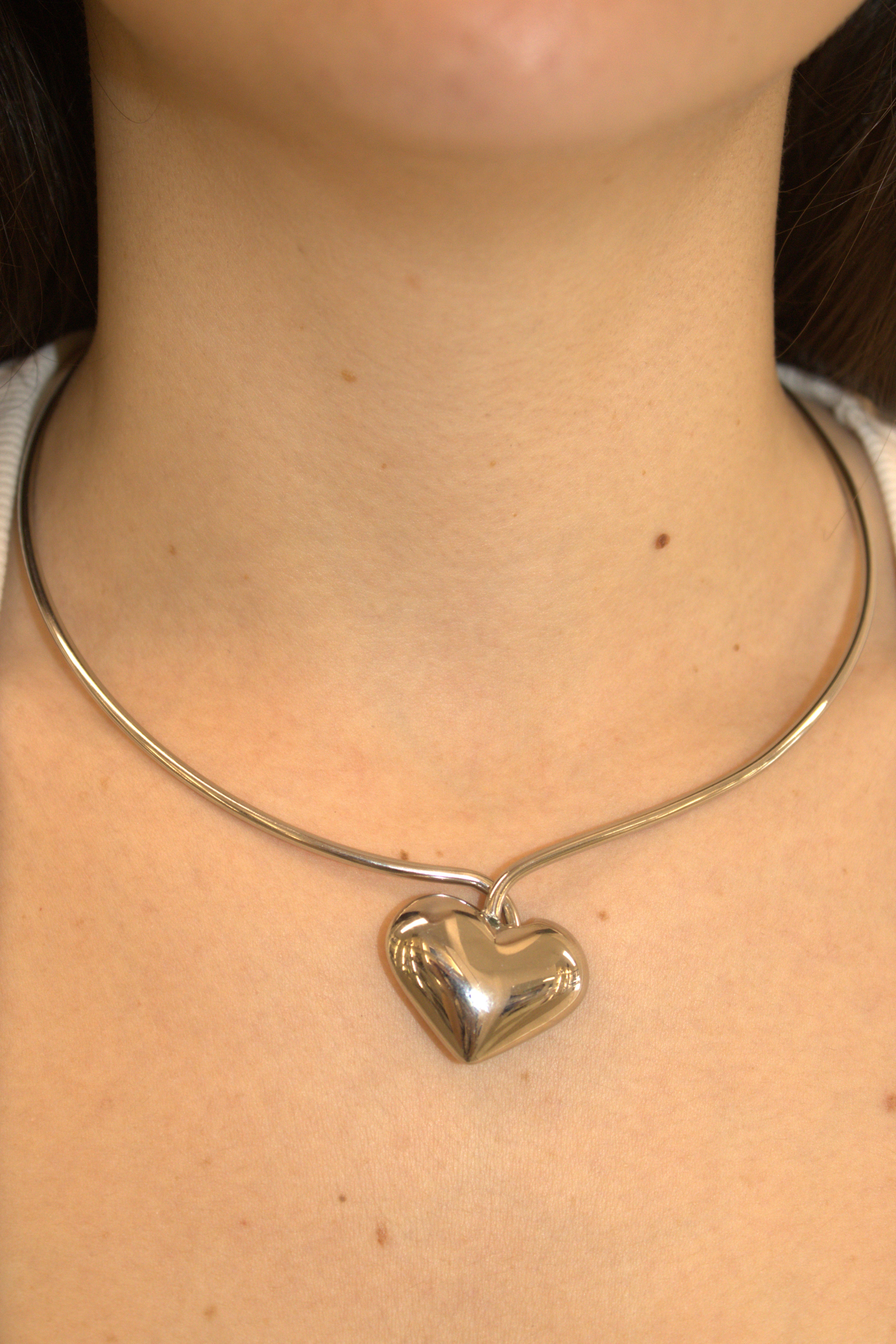 COLLANA IN ACCIAIO RIGIDA CON CUORE BOMBATO PUFFY