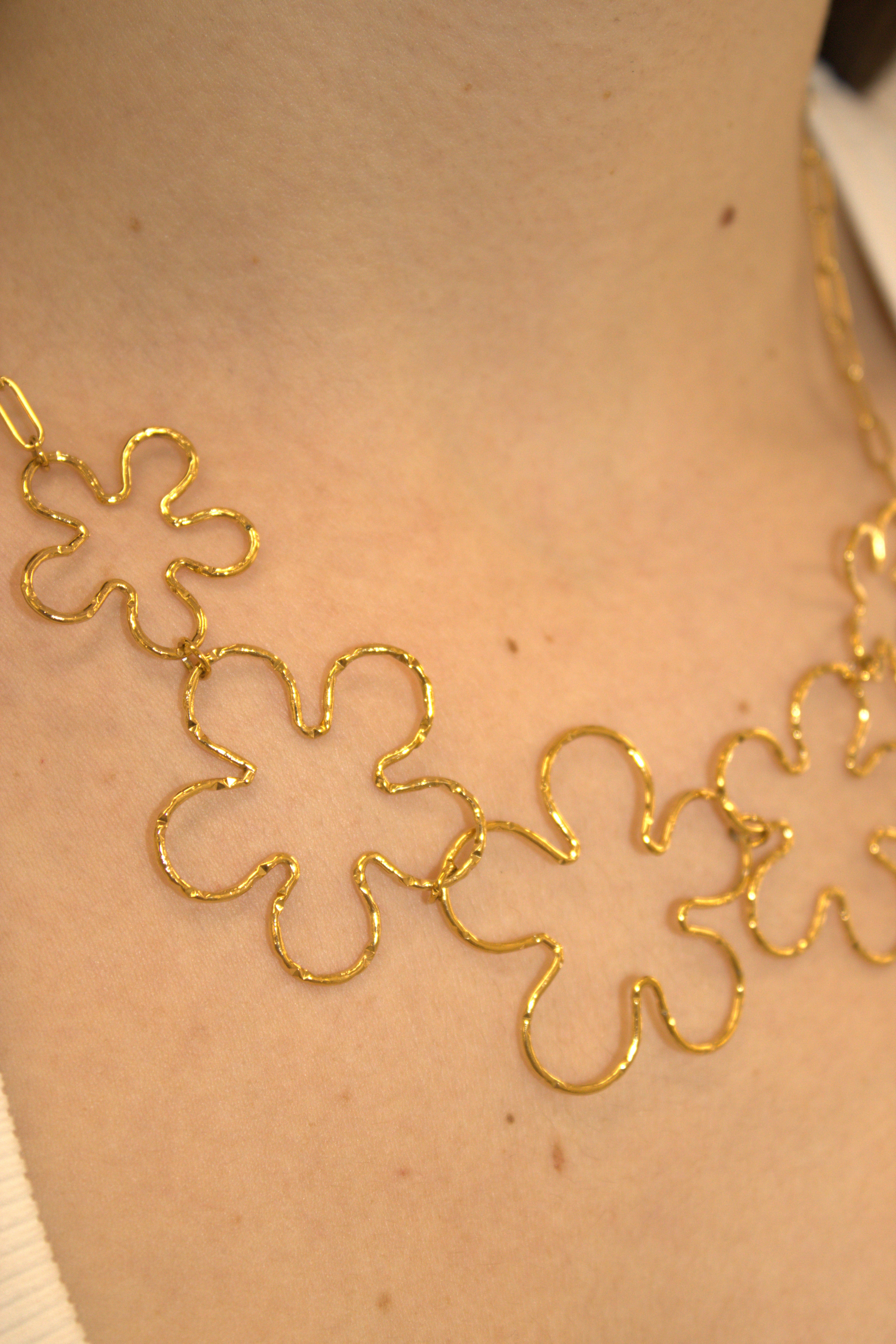 COLLANA IN ACCIAIO CON FIORI