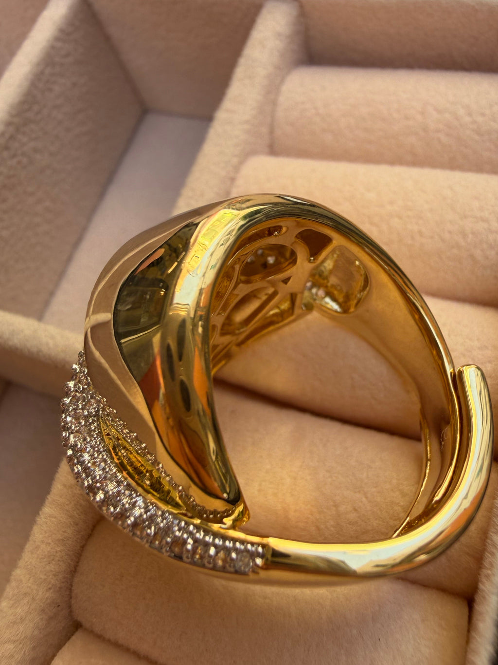 Anello nodo di luce